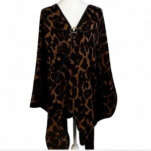 Marc New York Animal print Poncho with faux leather trim N Elegant gold clasp
